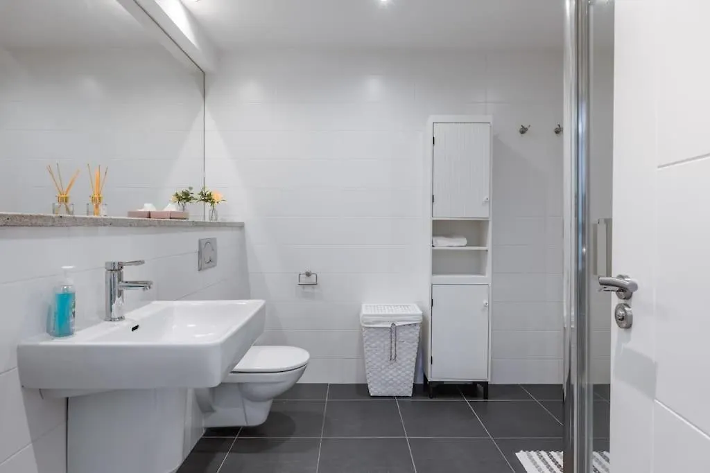 Free Parking - Luxury Penthouse Apartment Belfast