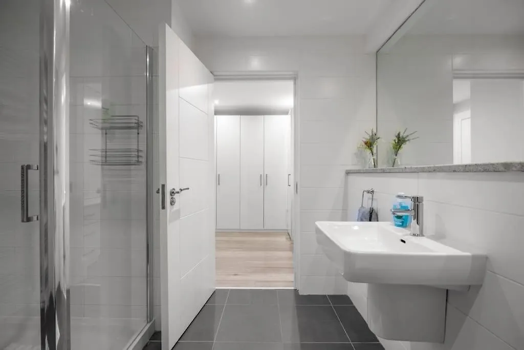 Free Parking - Luxury Penthouse Apartment Belfast