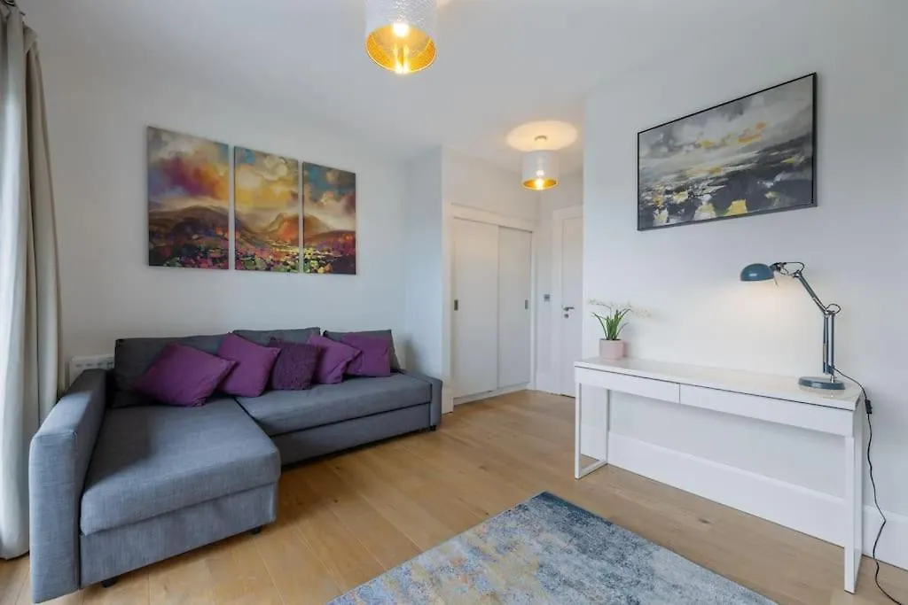 Free Parking - Luxury Penthouse Apartment Belfast