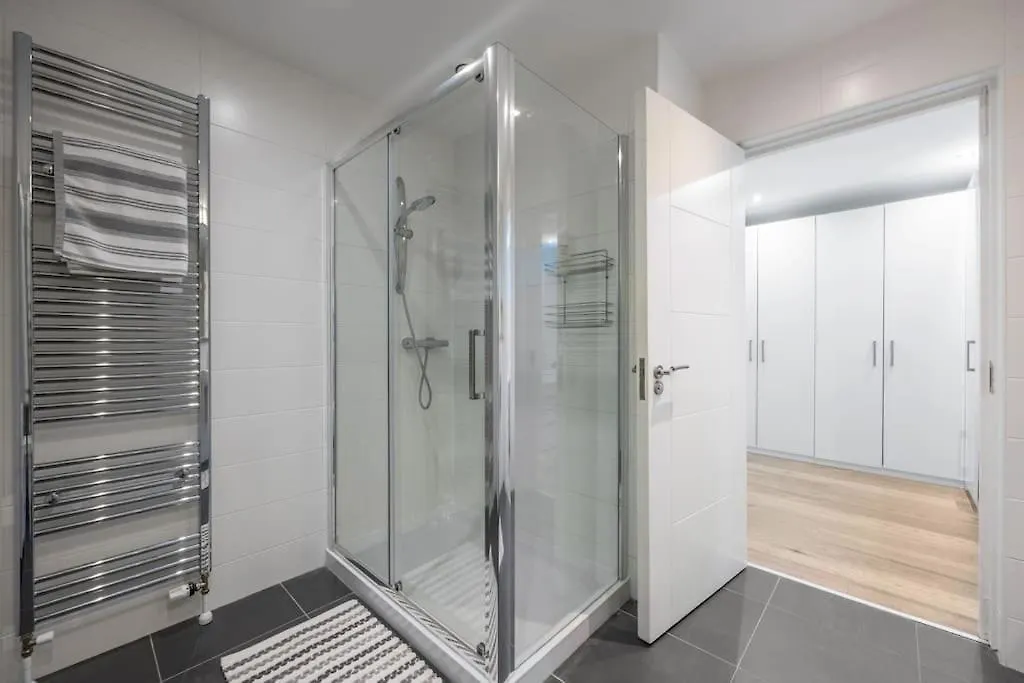 Free Parking - Luxury Penthouse Apartment Belfast